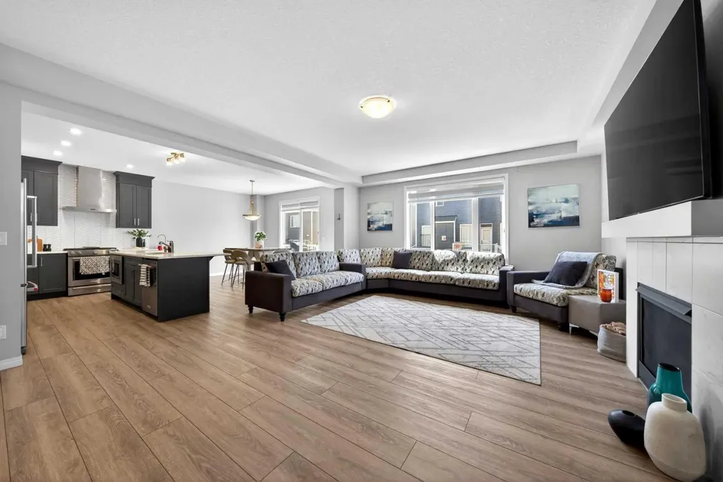 95 Carrington Close NW Calgary AB T3P 1P8