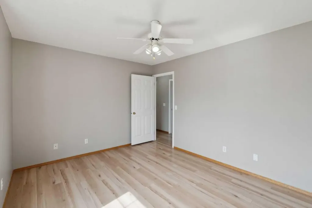 15 Rocky Ridge Gate NW Calgary AB T3G 4P6