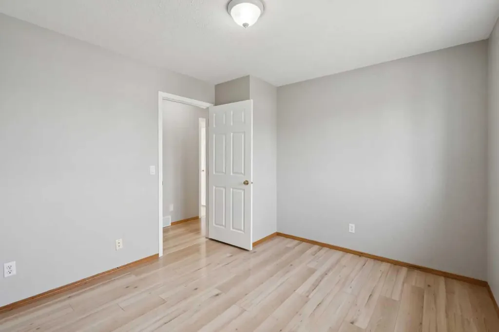15 Rocky Ridge Gate NW Calgary AB T3G 4P6