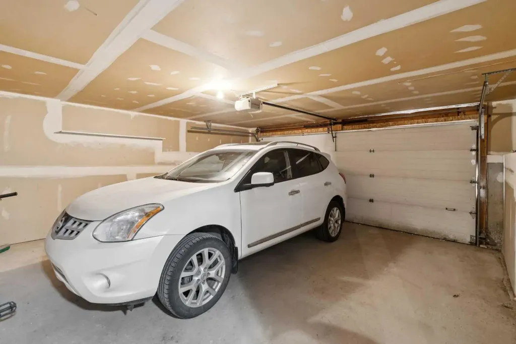 15 Rocky Ridge Gate NW Calgary AB T3G 4P6