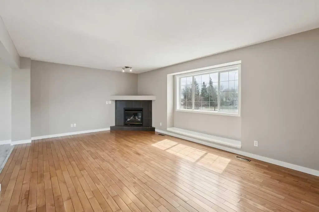 15 Rocky Ridge Gate NW Calgary AB T3G 4P6