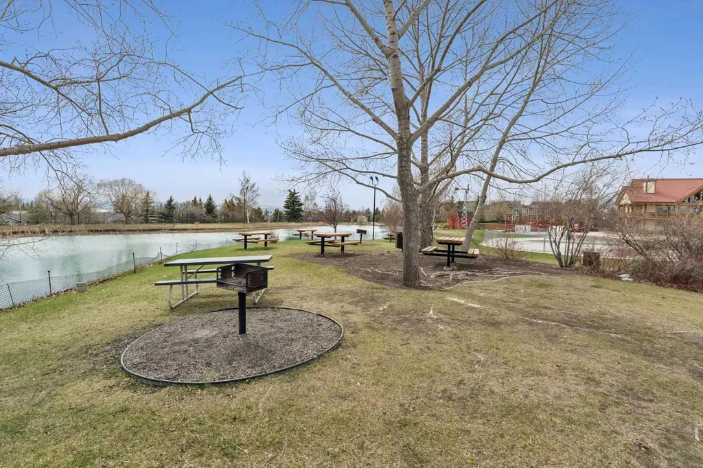 15 Rocky Ridge Gate NW Calgary AB T3G 4P6