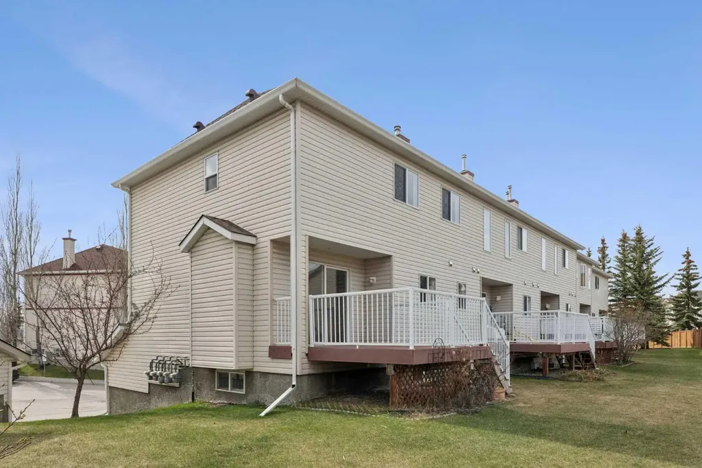 15 Rocky Ridge Gate NW Calgary AB T3G 4P6