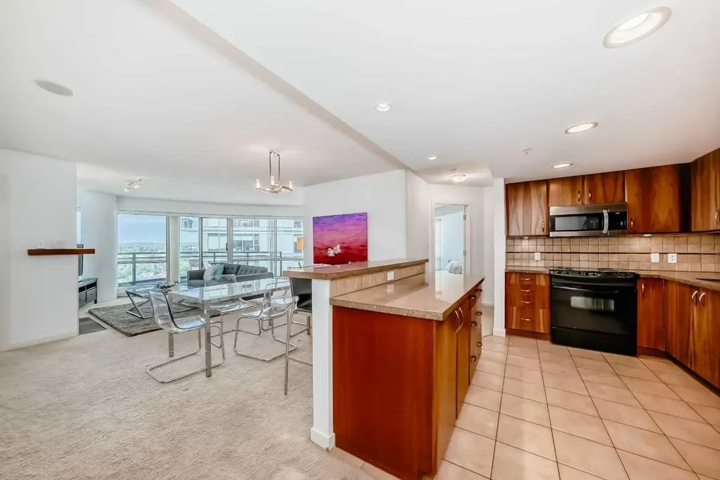 1078 6 Avenue SW Calgary AB T2P5N6