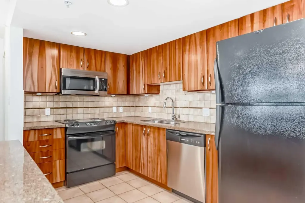 1078 6 Avenue SW Calgary AB T2P5N6