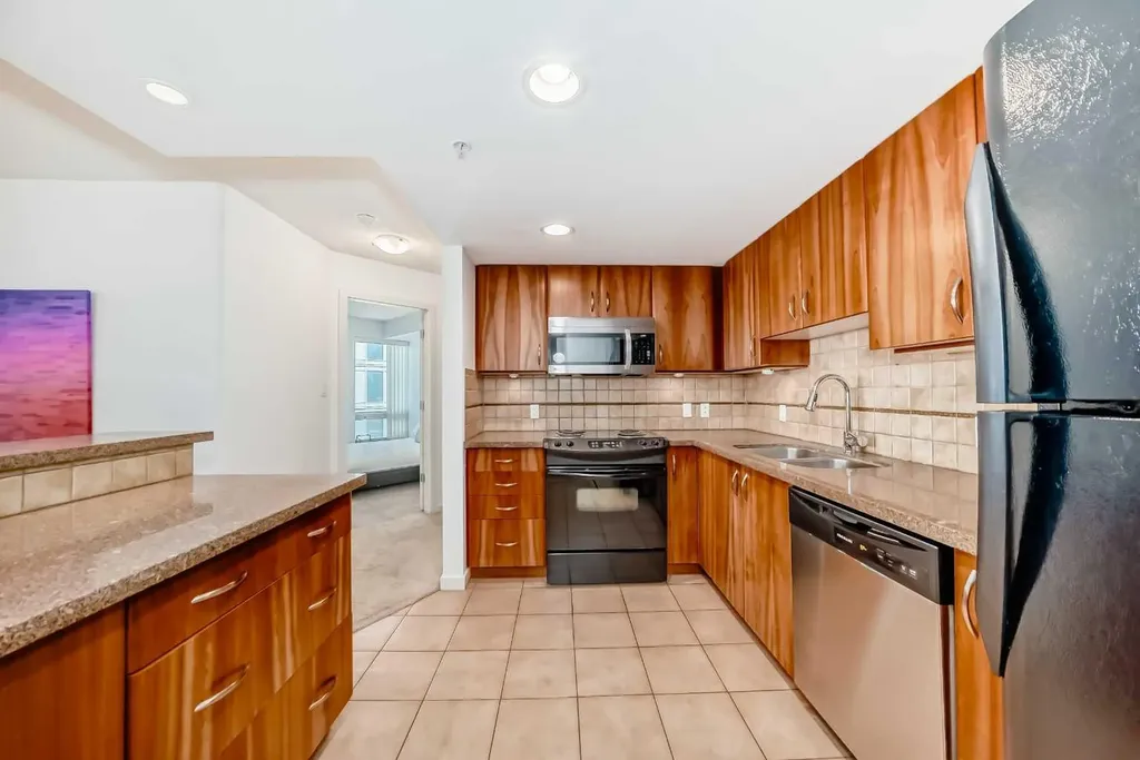 1078 6 Avenue SW Calgary AB T2P5N6