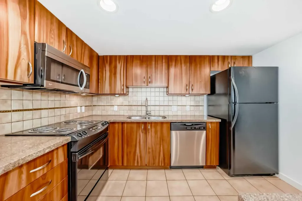 1078 6 Avenue SW Calgary AB T2P5N6
