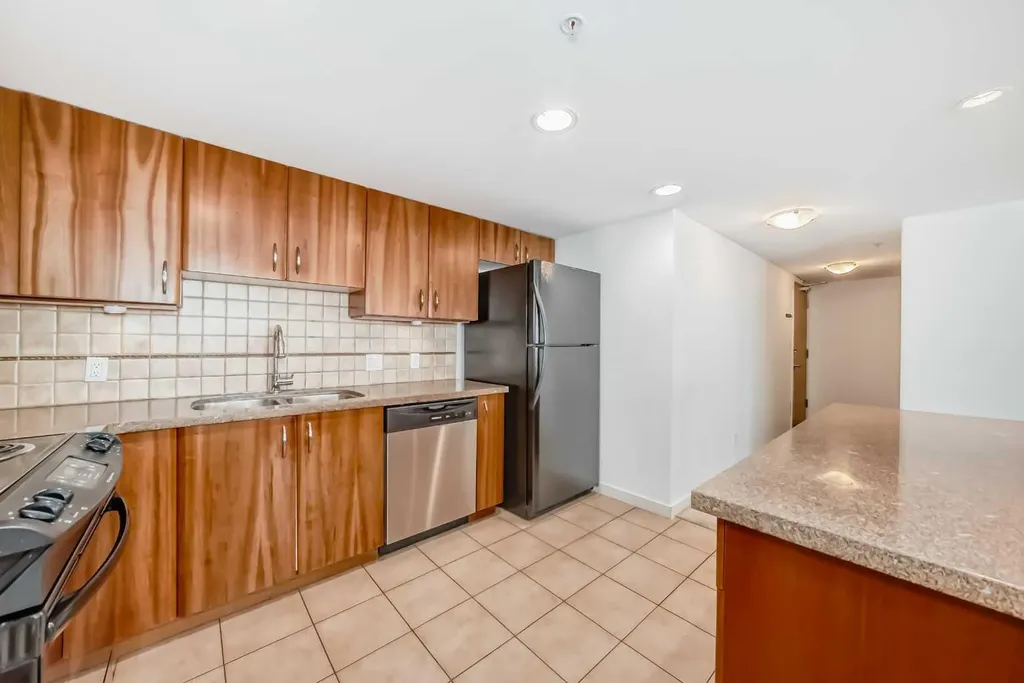 1078 6 Avenue SW Calgary AB T2P5N6