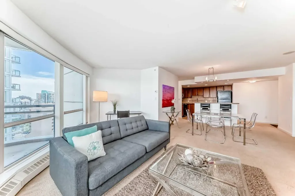 1078 6 Avenue SW Calgary AB T2P5N6