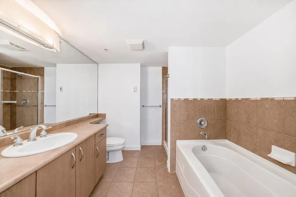 1078 6 Avenue SW Calgary AB T2P5N6