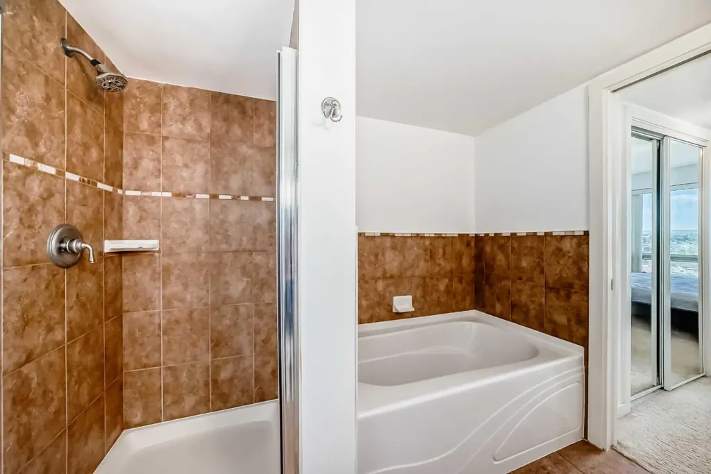 1078 6 Avenue SW Calgary AB T2P5N6