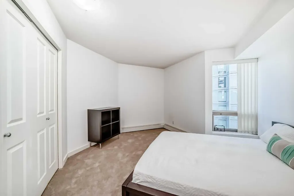 1078 6 Avenue SW Calgary AB T2P5N6