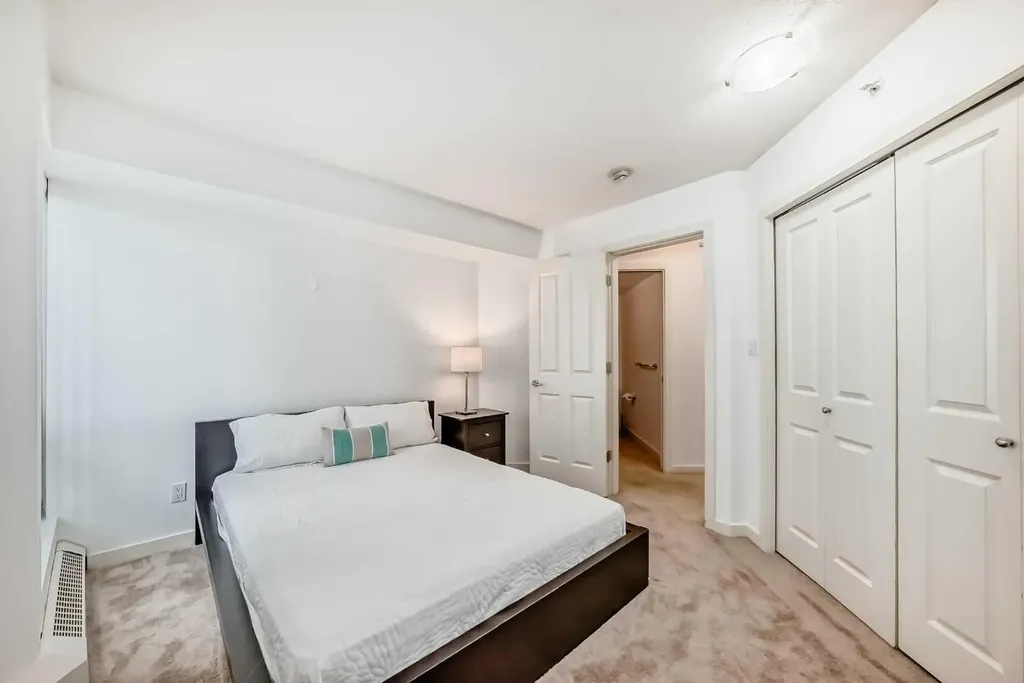 1078 6 Avenue SW Calgary AB T2P5N6