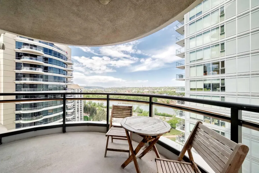 1078 6 Avenue SW Calgary AB T2P5N6