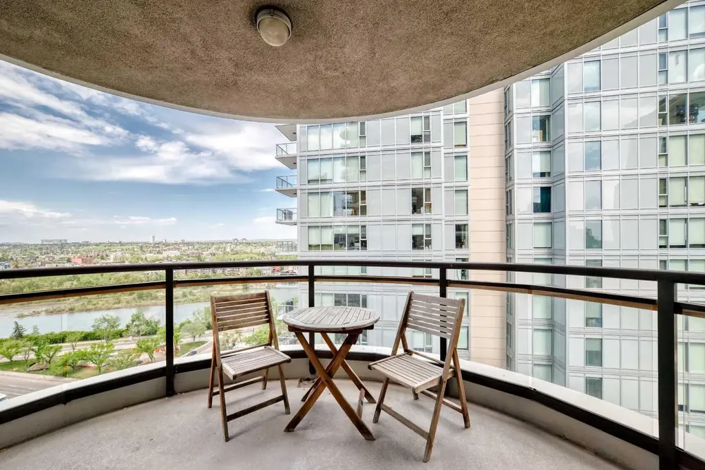 1078 6 Avenue SW Calgary AB T2P5N6