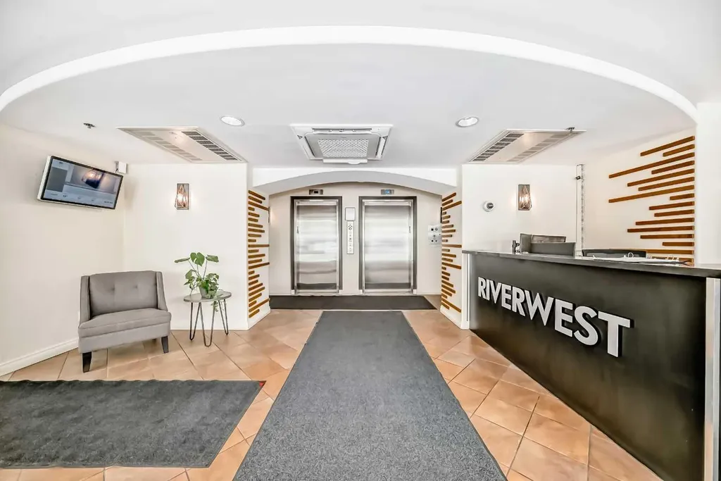 1078 6 Avenue SW Calgary AB T2P5N6