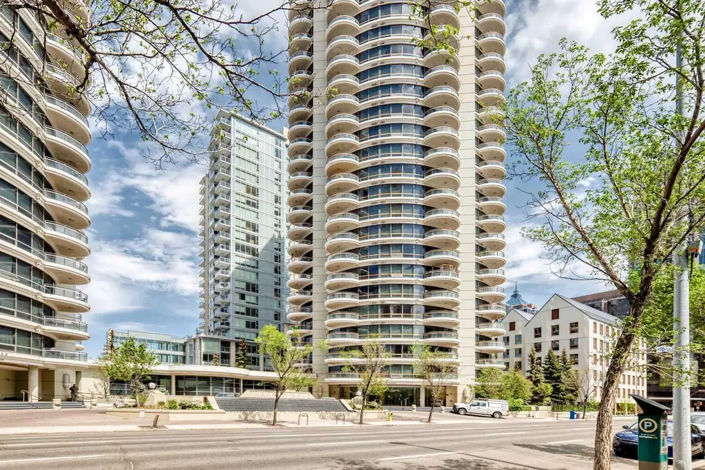 1078 6 Avenue SW Calgary AB T2P5N6