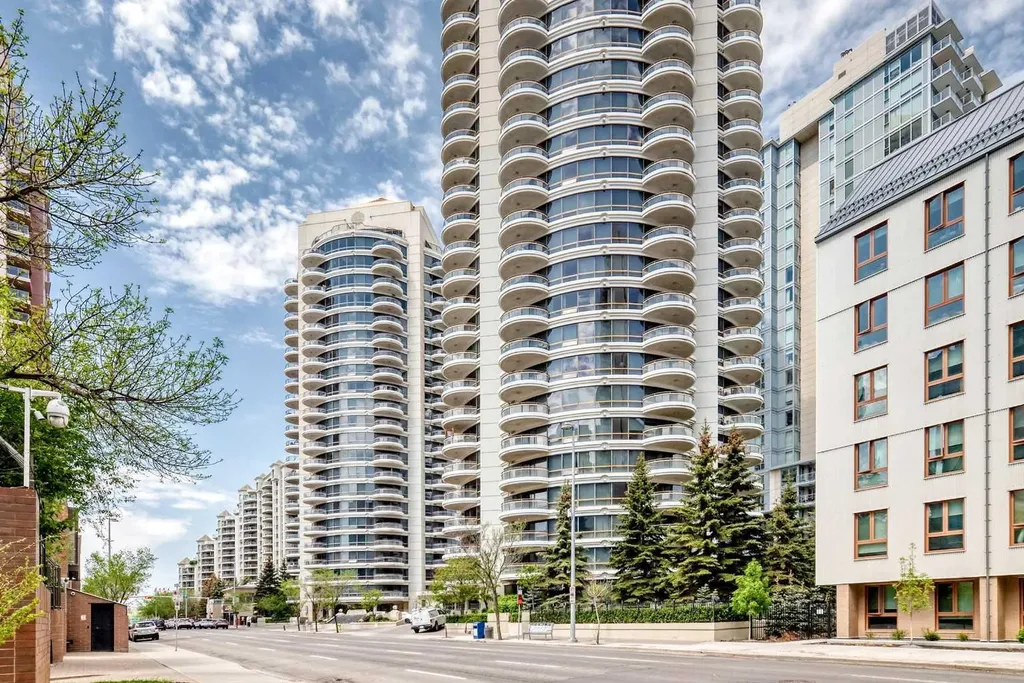 1078 6 Avenue SW Calgary AB T2P5N6