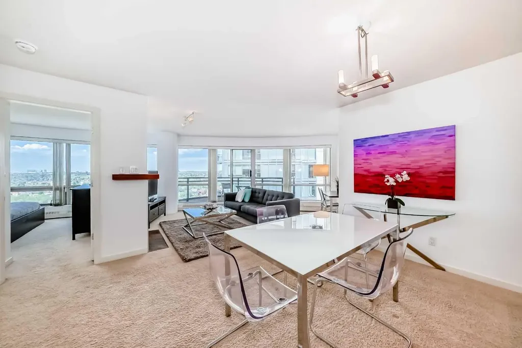 1078 6 Avenue SW Calgary AB T2P5N6