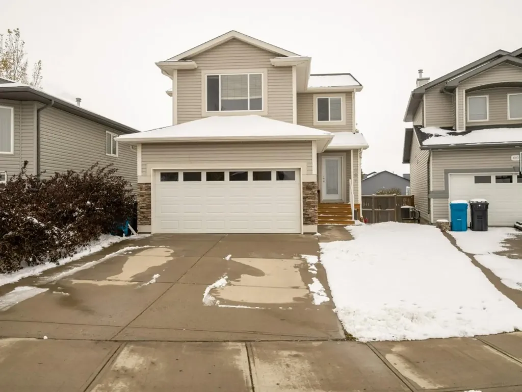 689 Blackfoot Terrace W Lethbridge AB T1K 7Y6