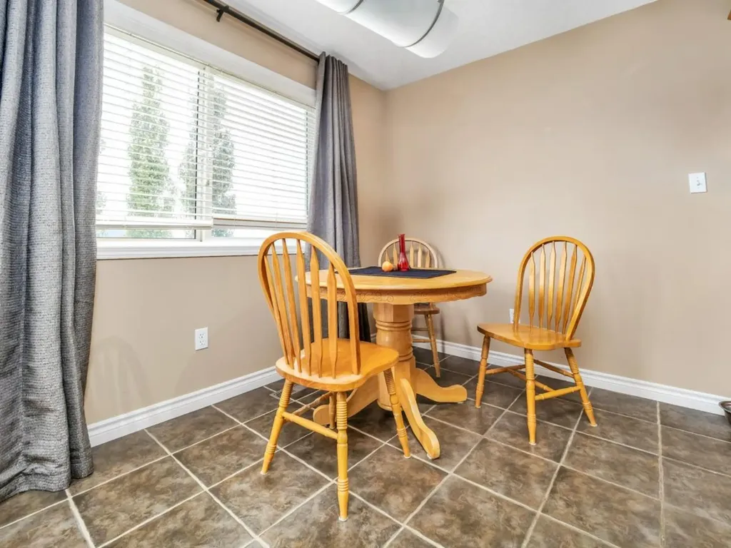 689 Blackfoot Terrace W Lethbridge AB T1K 7Y6