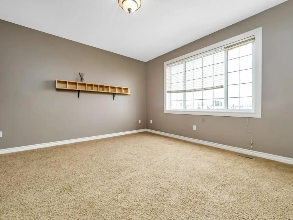 689 Blackfoot Terrace W Lethbridge AB T1K 7Y6