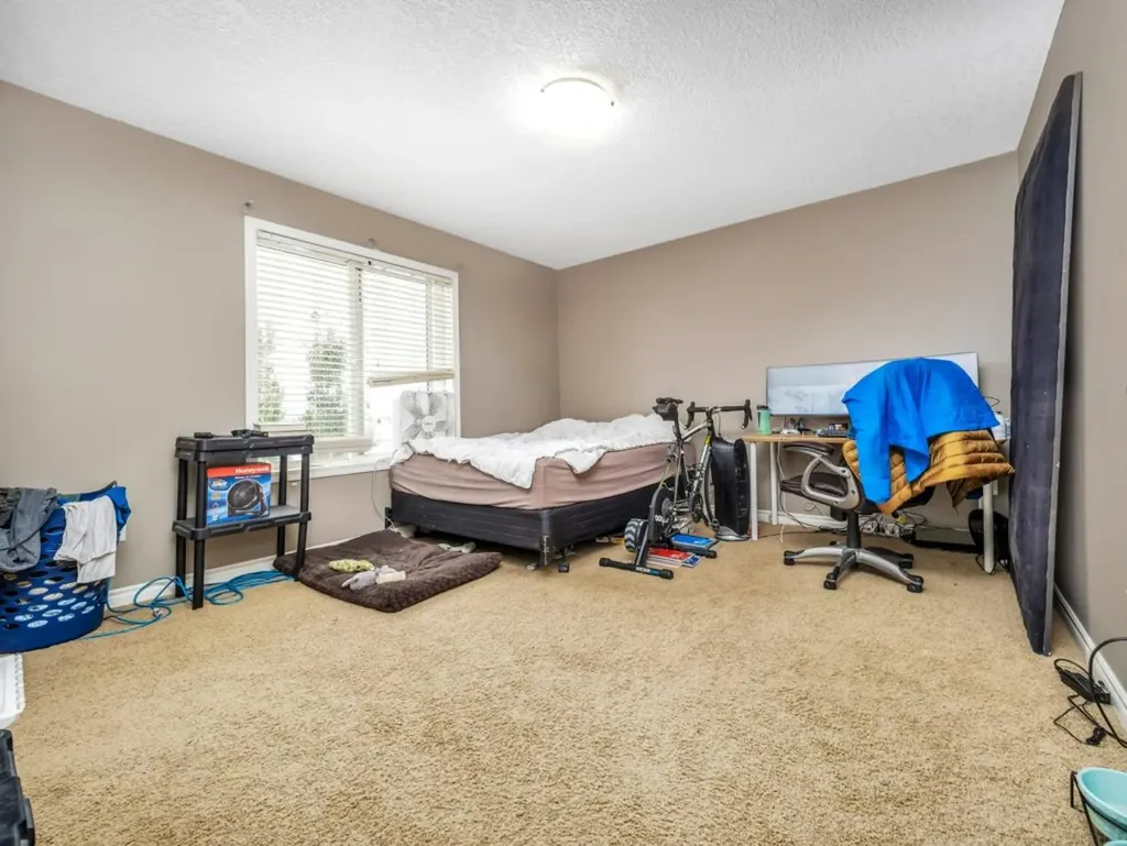 689 Blackfoot Terrace W Lethbridge AB T1K 7Y6
