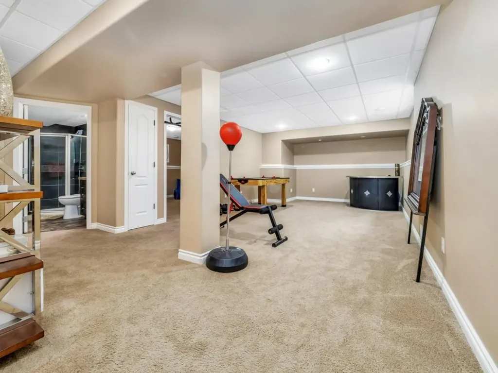 689 Blackfoot Terrace W Lethbridge AB T1K 7Y6