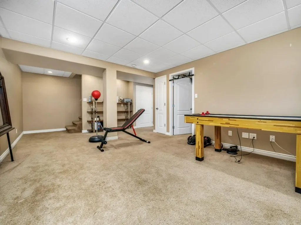 689 Blackfoot Terrace W Lethbridge AB T1K 7Y6