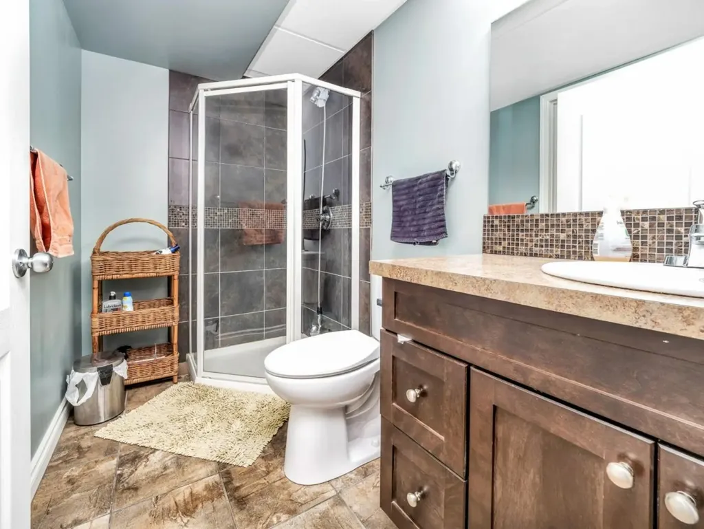 689 Blackfoot Terrace W Lethbridge AB T1K 7Y6