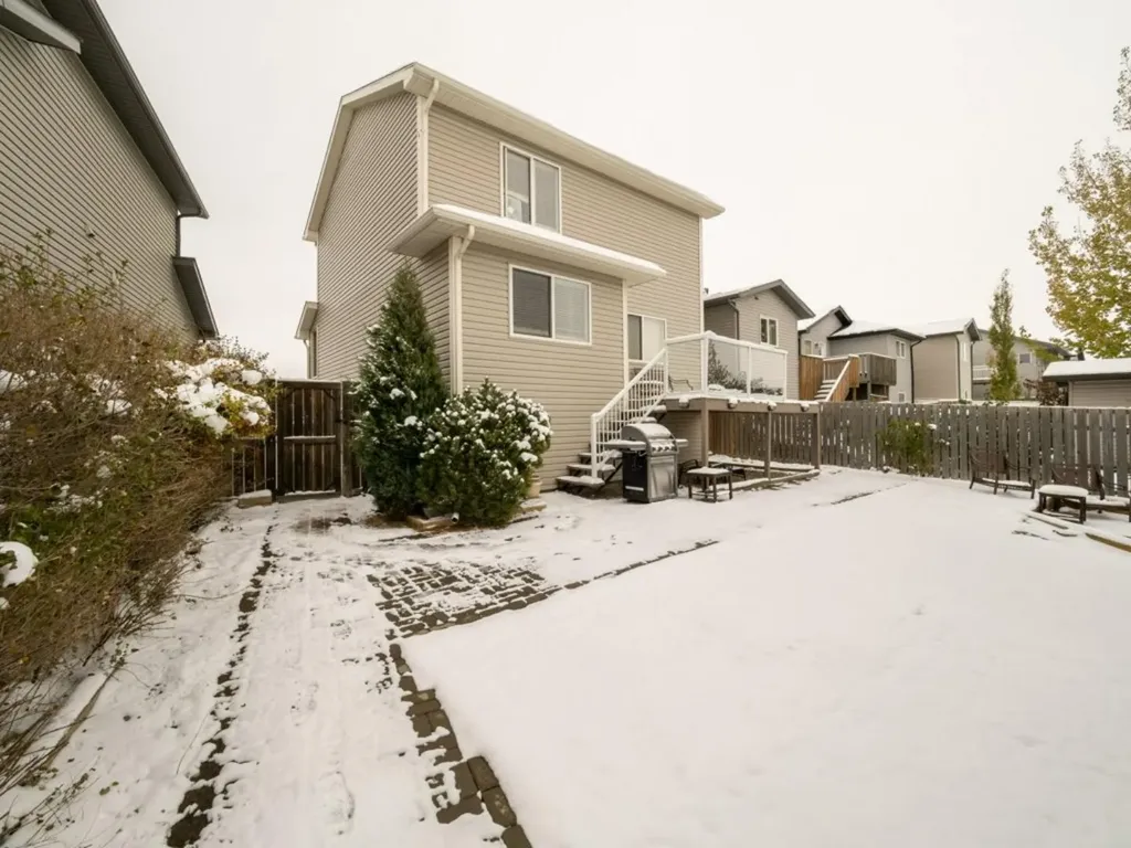 689 Blackfoot Terrace W Lethbridge AB T1K 7Y6
