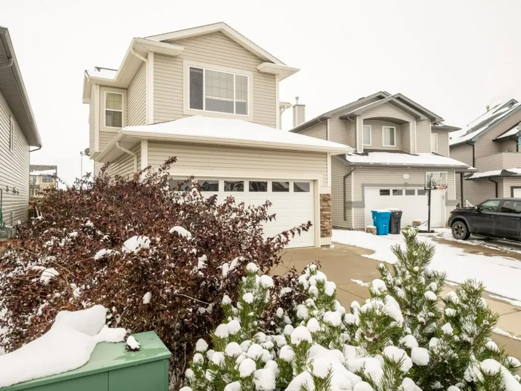 689 Blackfoot Terrace W Lethbridge AB T1K 7Y6