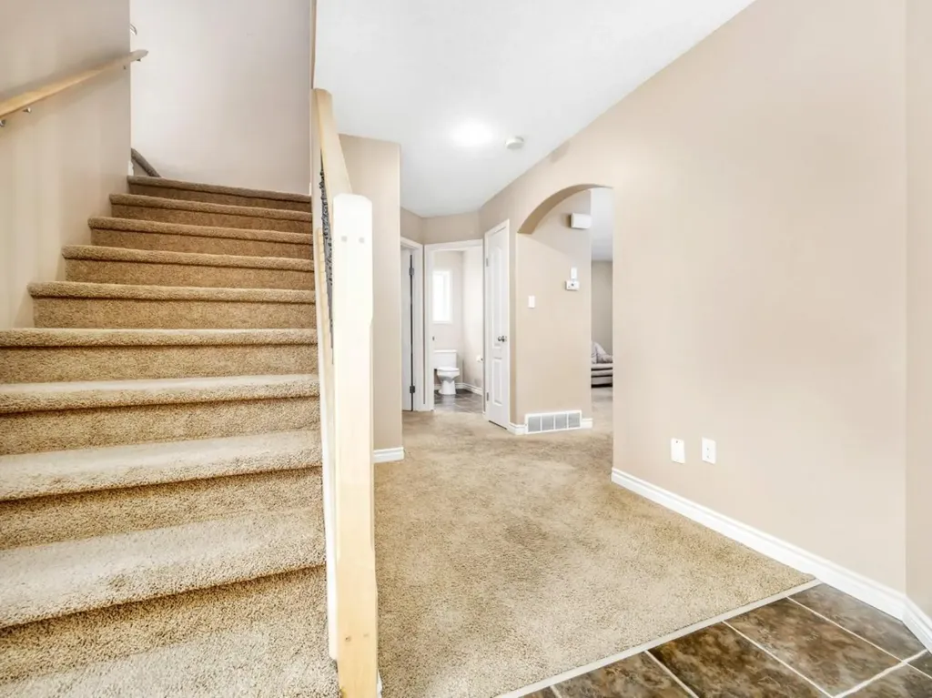 689 Blackfoot Terrace W Lethbridge AB T1K 7Y6