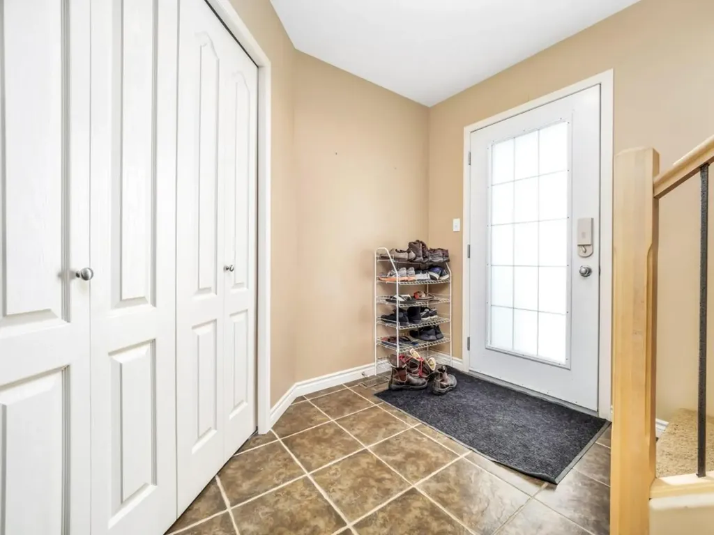 689 Blackfoot Terrace W Lethbridge AB T1K 7Y6