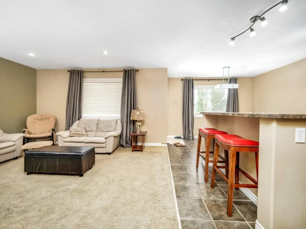 689 Blackfoot Terrace W Lethbridge AB T1K 7Y6
