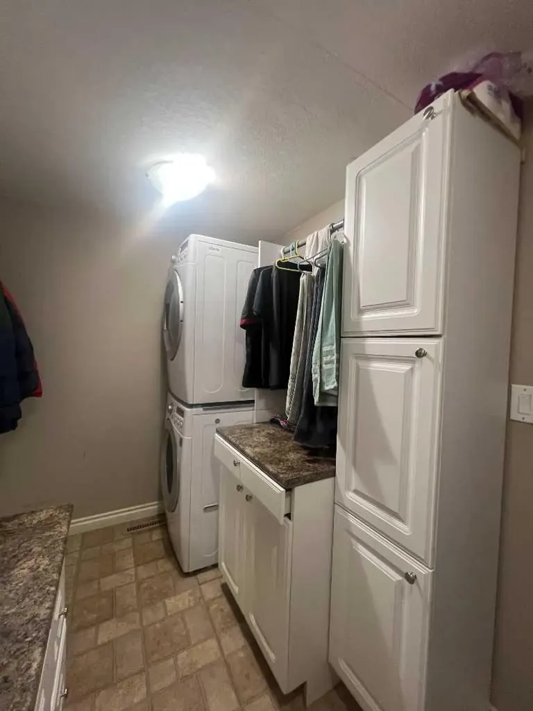 4238 5 Avenue Edson AB T7E 1A7