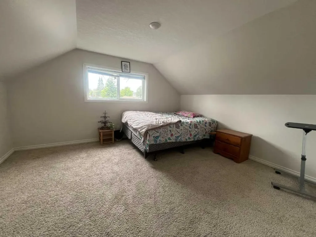 4238 5 Avenue Edson AB T7E 1A7