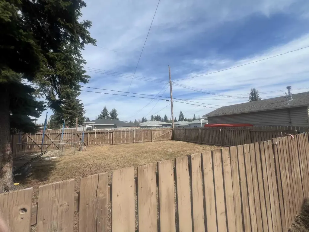 4238 5 Avenue Edson AB T7E 1A7