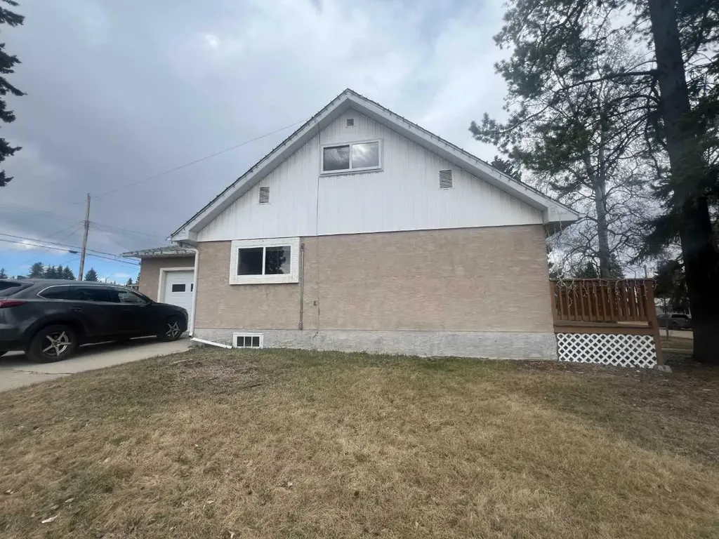 4238 5 Avenue Edson AB T7E 1A7