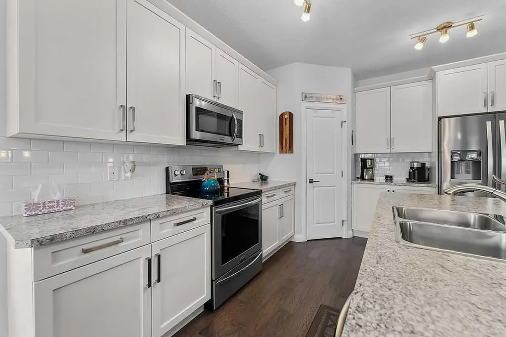 3007 23 Street Nanton AB T0L 1R0