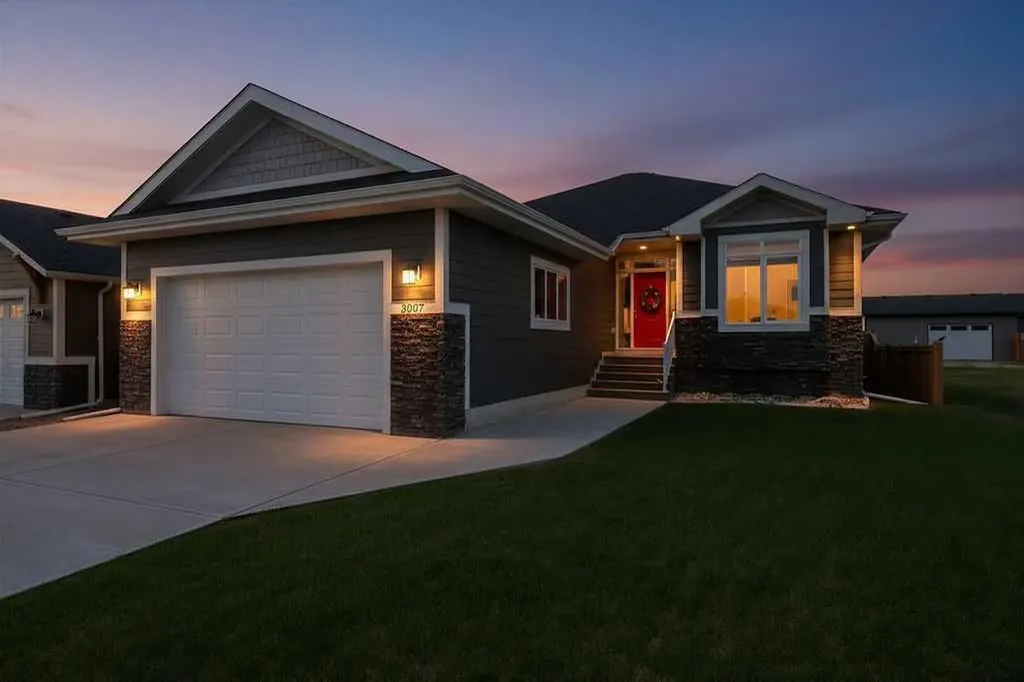 3007 23 Street Nanton AB T0L 1R0
