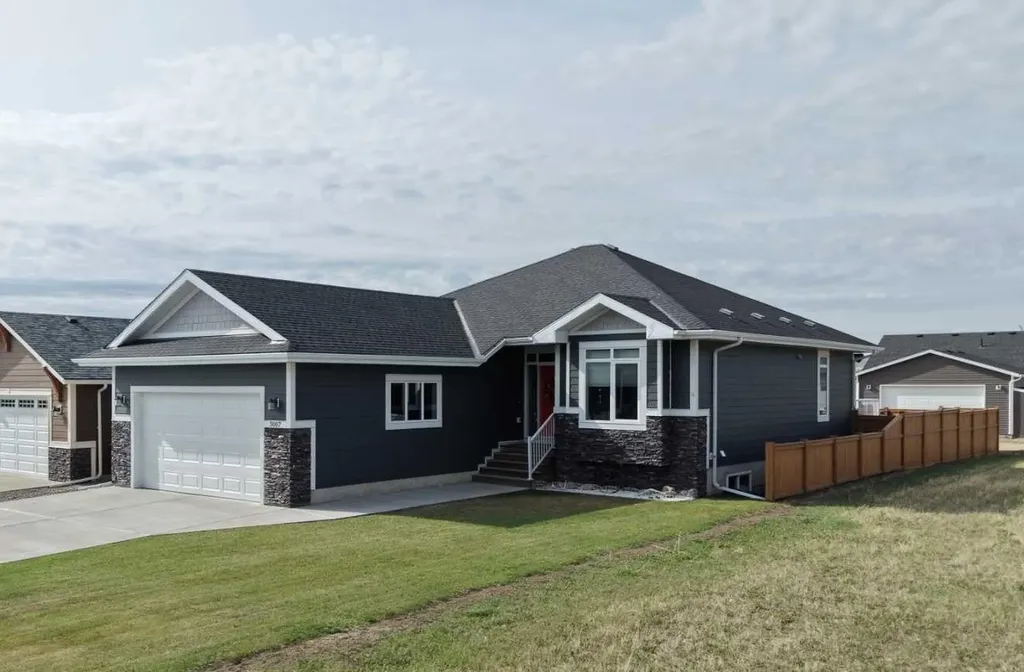 3007 23 Street Nanton AB T0L 1R0
