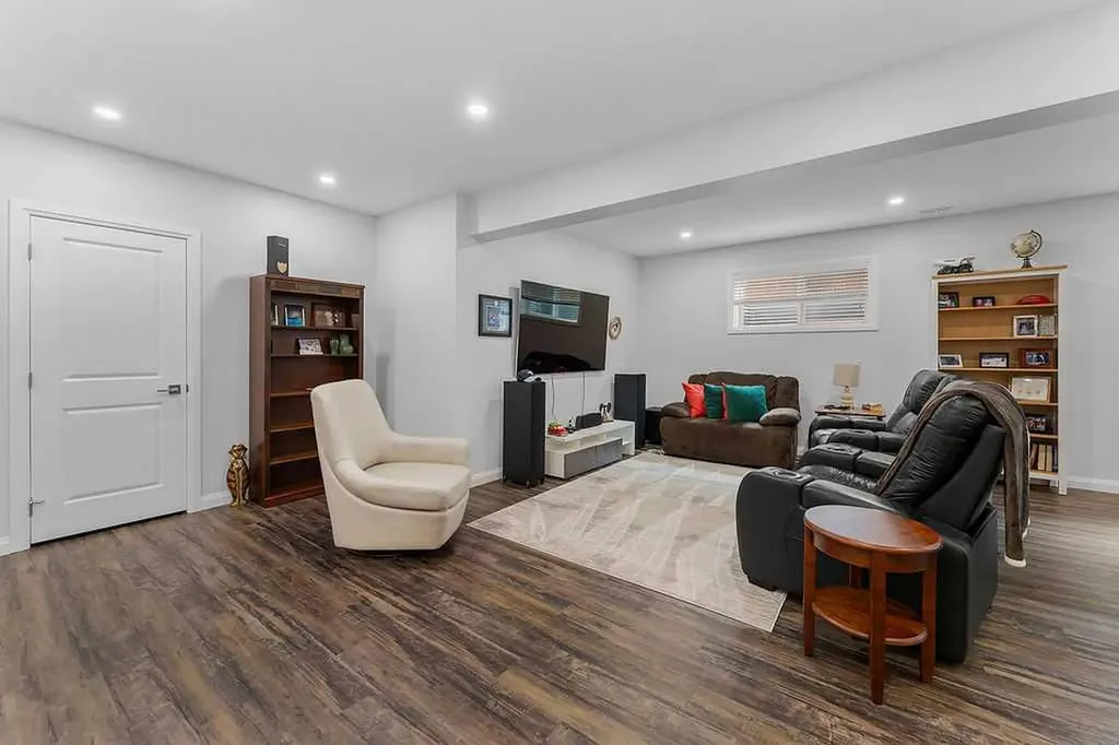 3007 23 Street Nanton AB T0L 1R0