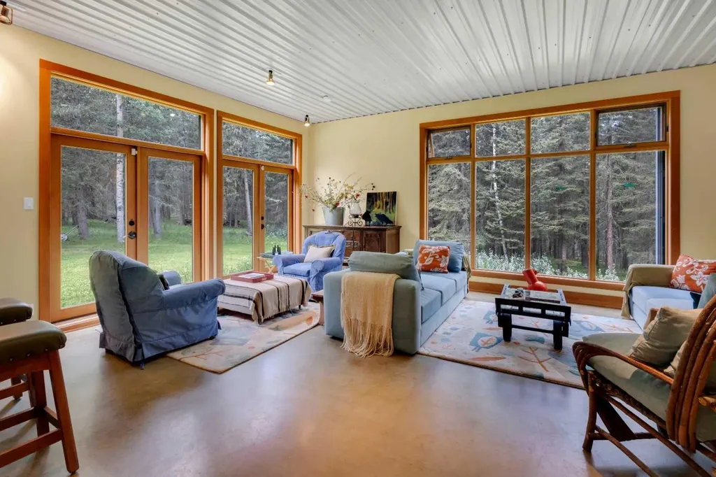 29542 Range Road 52 Rural Mountain View County AB T0M 2E0