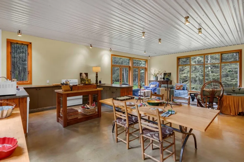29542 Range Road 52 Rural Mountain View County AB T0M 2E0
