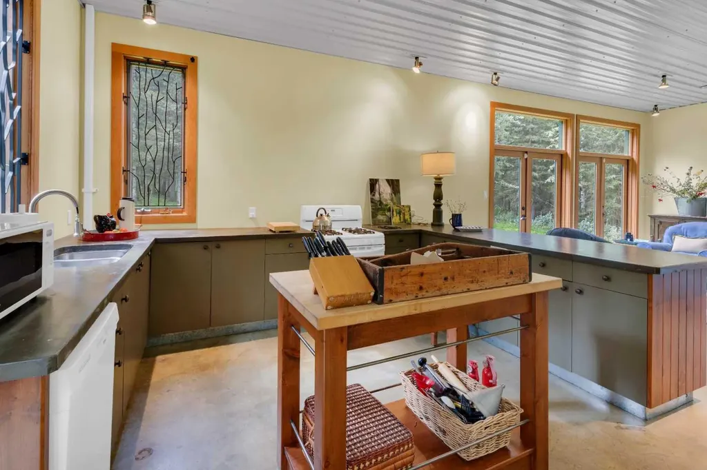 29542 Range Road 52 Rural Mountain View County AB T0M 2E0