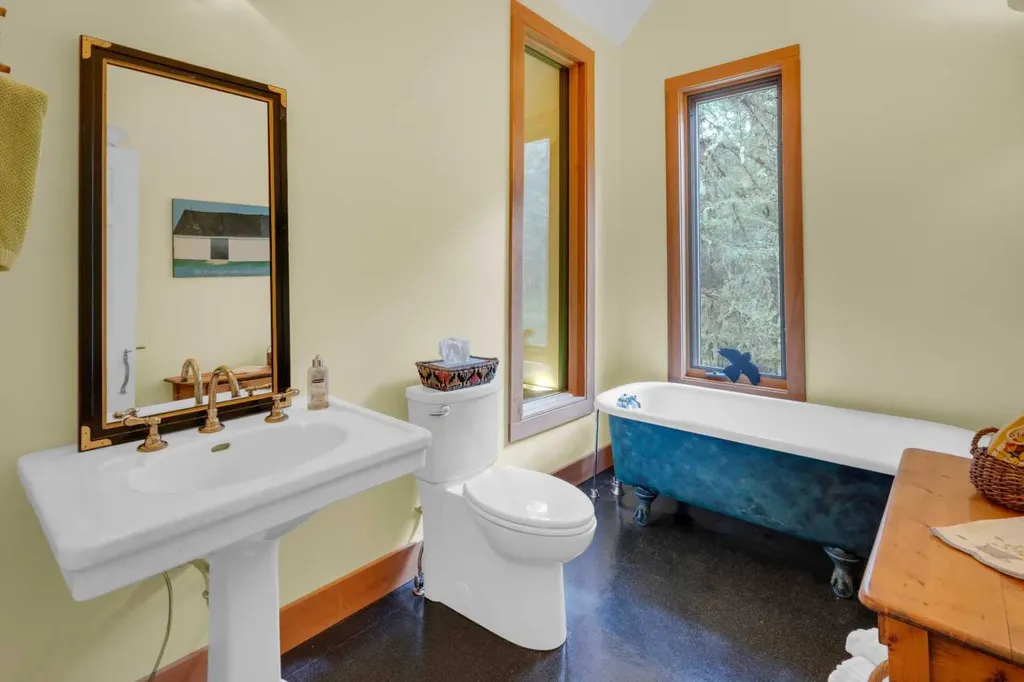 29542 Range Road 52 Rural Mountain View County AB T0M 2E0