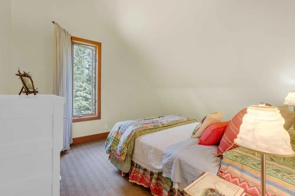 29542 Range Road 52 Rural Mountain View County AB T0M 2E0