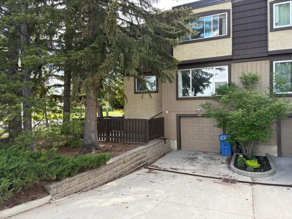 3130 66 Avenue SW Calgary AB T3E 5K8