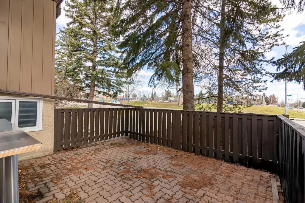 3130 66 Avenue SW Calgary AB T3E 5K8